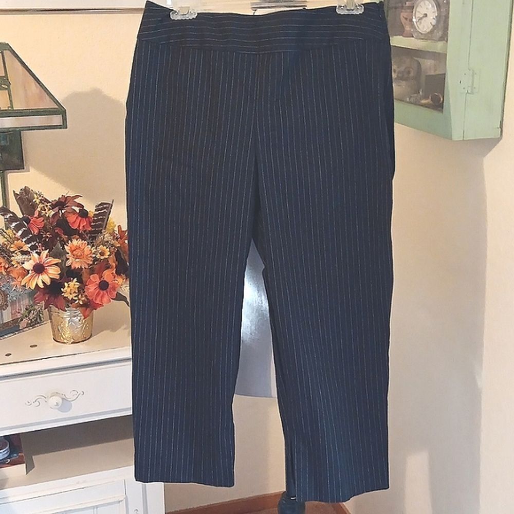 Banana Republic Harrison Gray/Black Pinstripe Stretch Cropped Pants